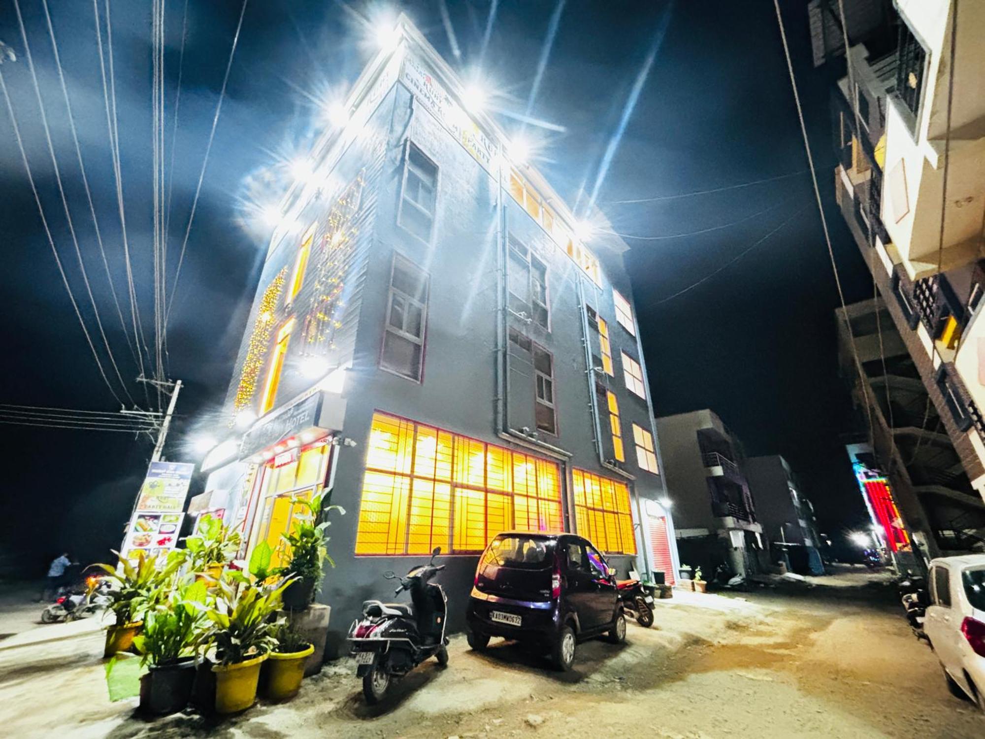 Hotel New Royal Ruby - Electronic City Phase 1 Kammasandra Bagian luar foto